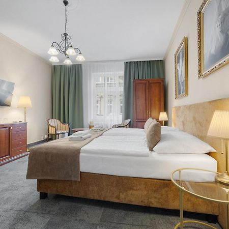 Hotel Reverie - Dependance, Check-In At Metropolitan Star Братислава Экстерьер фото
