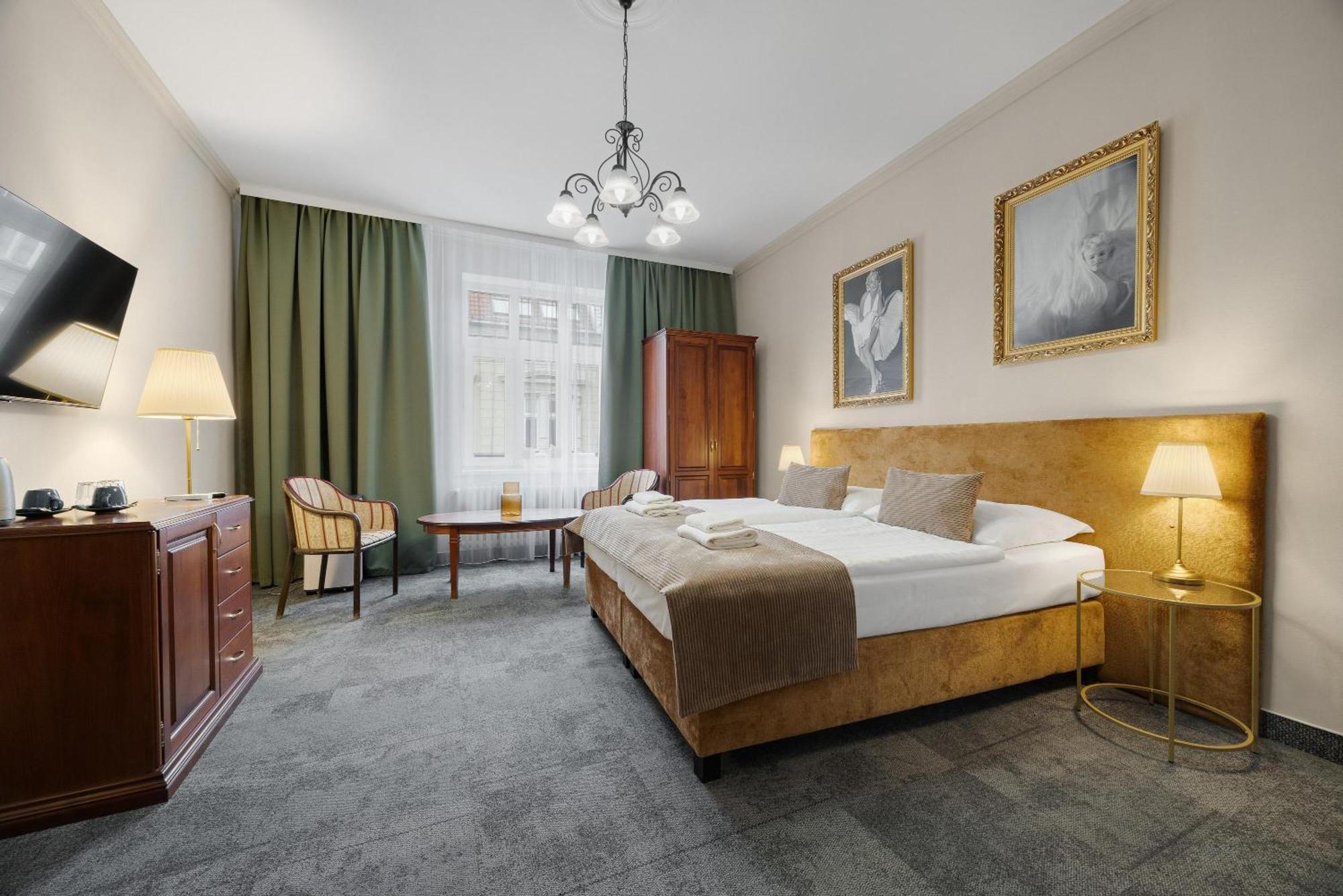Hotel Reverie - Dependance, Check-In At Metropolitan Star Братислава Экстерьер фото